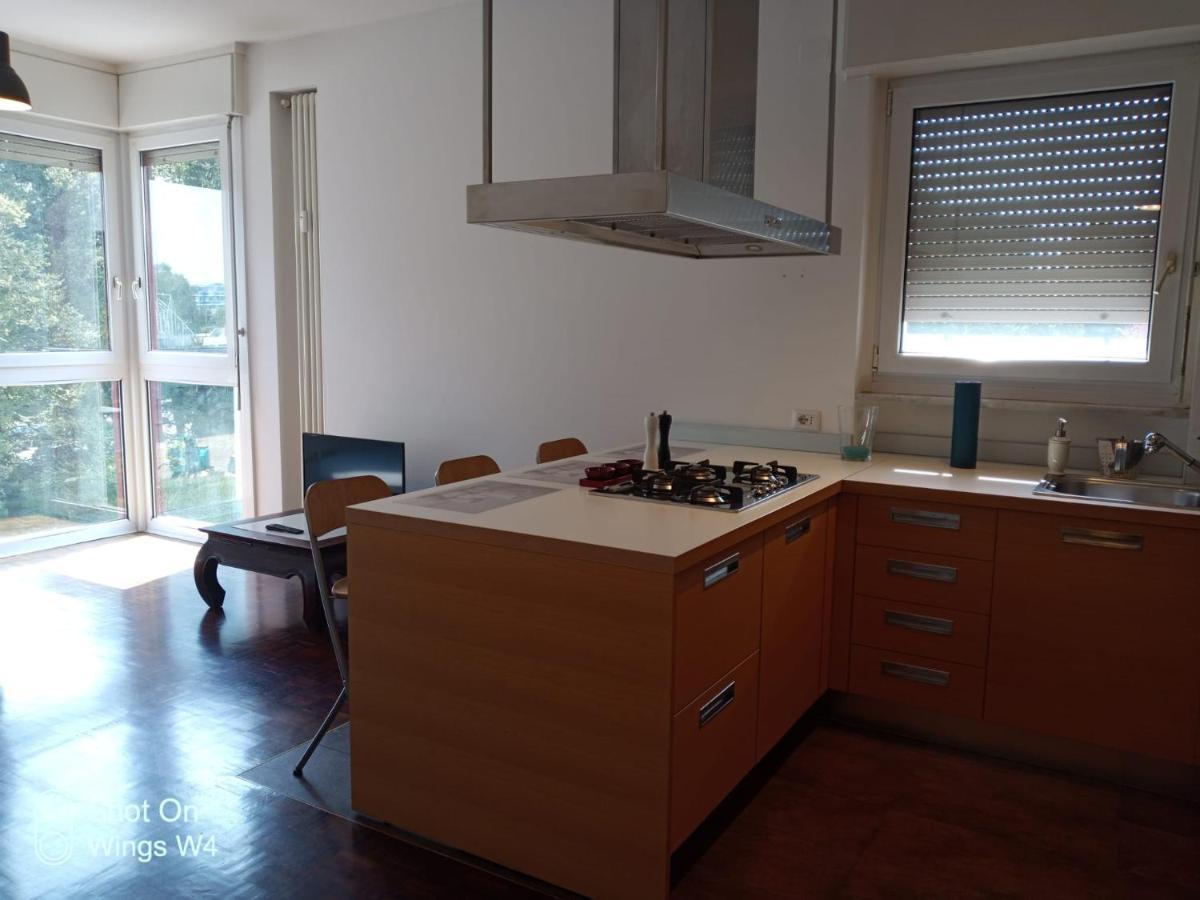 Appartamento Deluxe Con Parcheggio Gratuito Segrate Buitenkant foto
